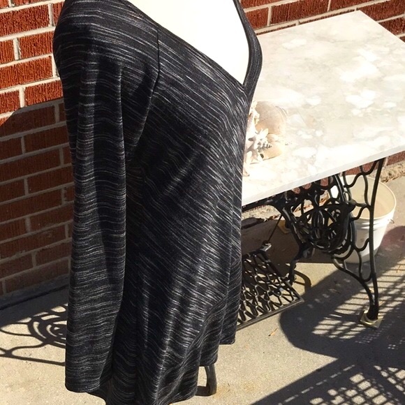 Max Edition Tunic Top - Picture 3 of 10